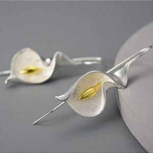 Calla Lily Flower Dangle Earrings Gold or Silver Plated Jewelry